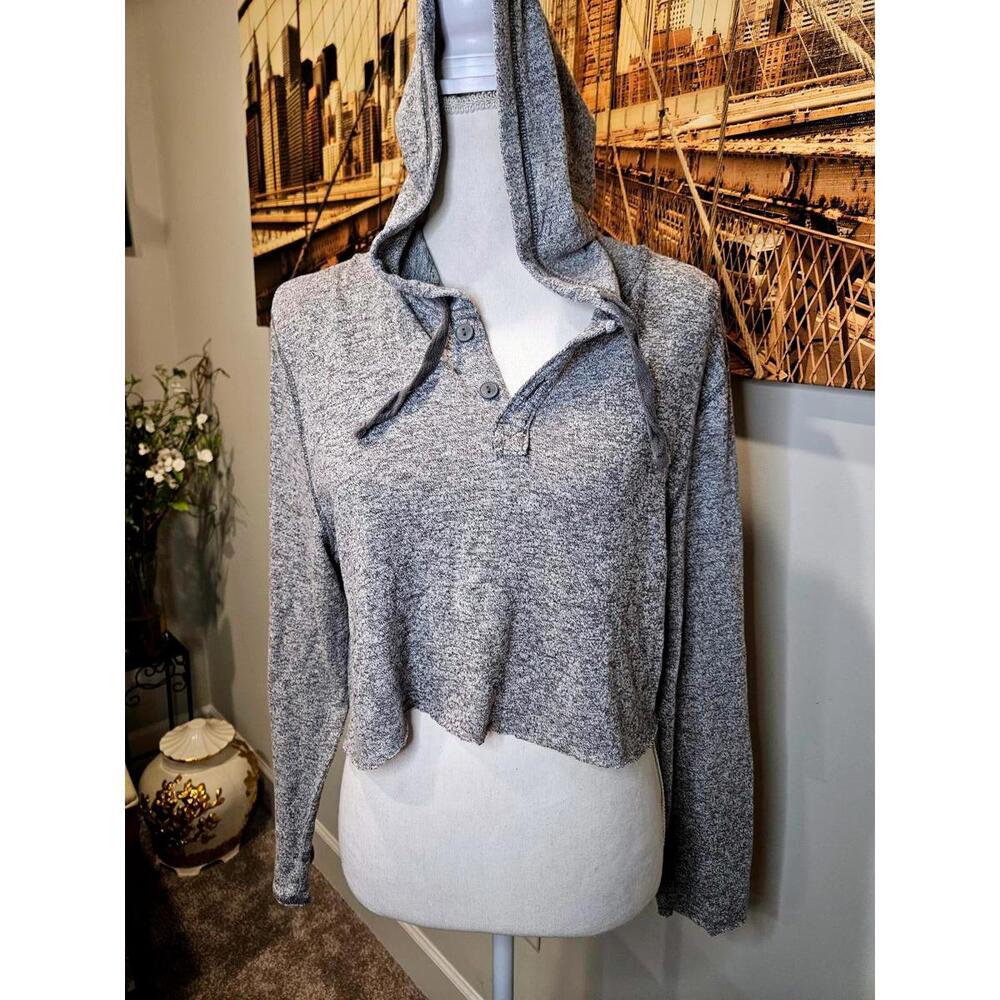 Urban Pipeline Women's Cropped Gray Hoodie-M